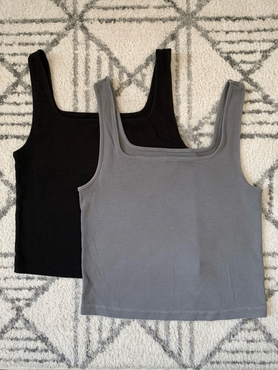 Old Navy Tops - Bundle of 2 Old Navy square neck crop tank tops